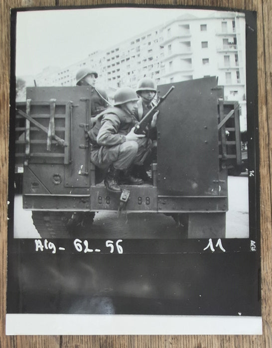 Presse 17 photos Algérie guerre photographie tirages postérieurs v. 1961-1962 OAS