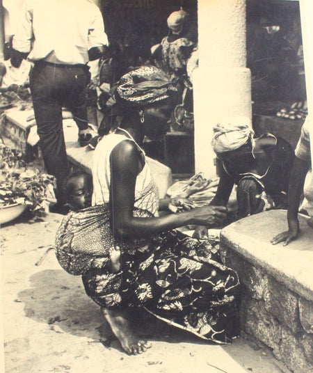 Photographie Afrique scène marché femme beau format argentique époque
