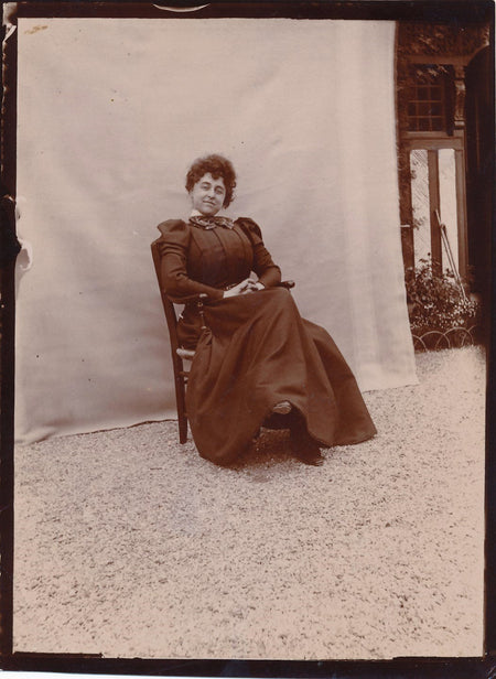 photo Femme posant photographie snapshot papier citrate 1910-1920