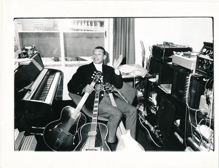 Photographie Henri Salvador, chanteur tirage argentique époque guitare
