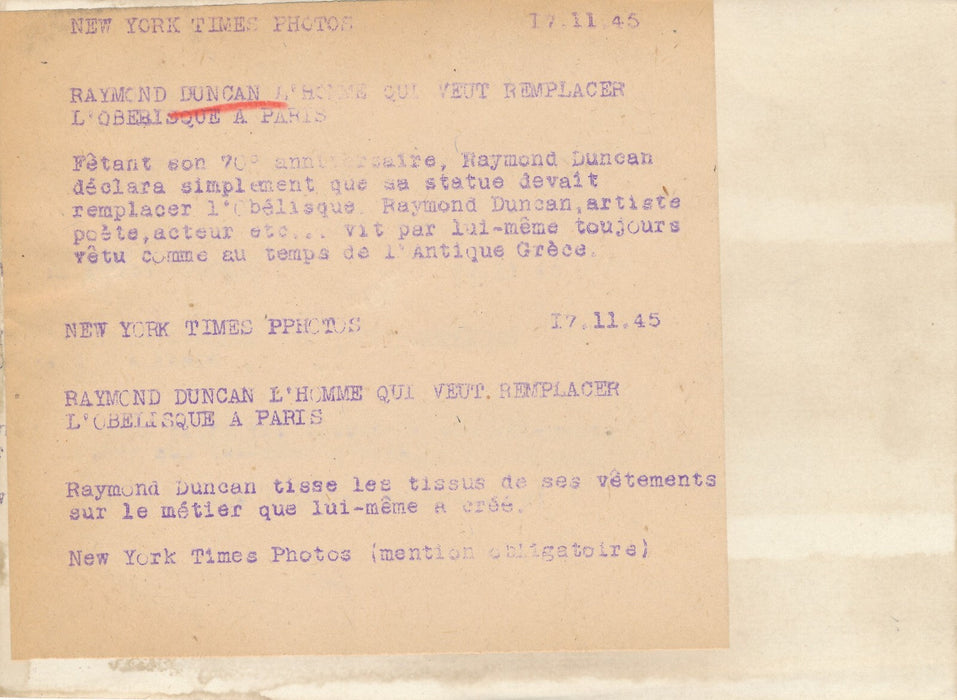 Raymond DUNCAN tissage métier artiste photo photographie époque 1941