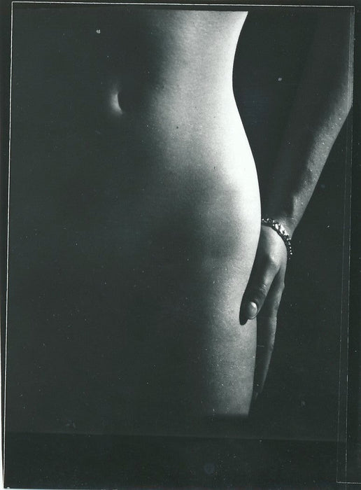 Photographie photo tirage argentique d'époque petit format main hanche sexy