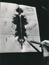 Encromancie : lire l’avenir dans les taches d’encre 2 tirages photo photographie