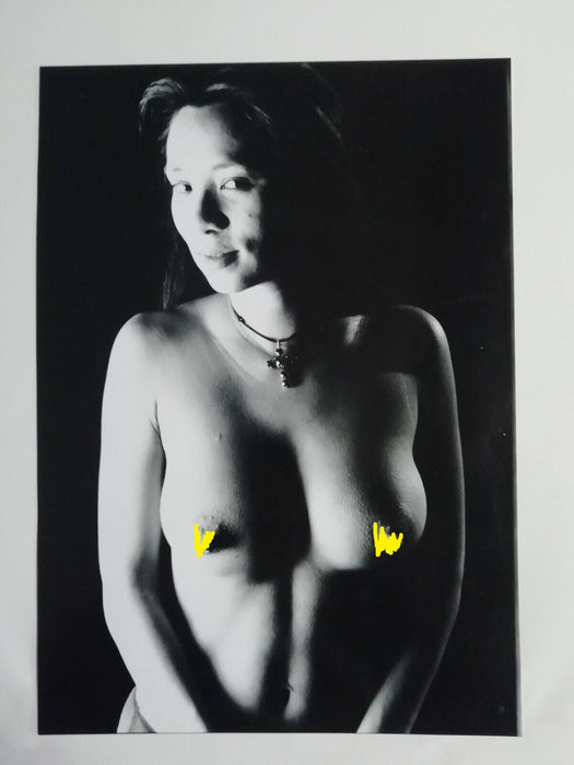 Etude femme asiatique courbes formes argentique grand format photographie