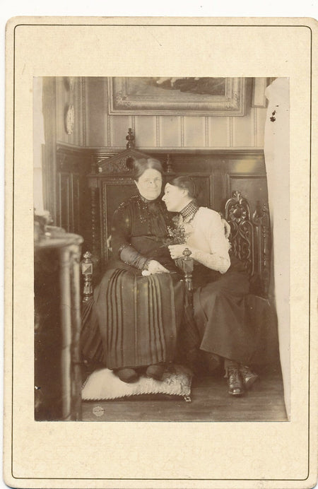 portrait deux femmes intérieur tirage papier albumine photographie albuminé