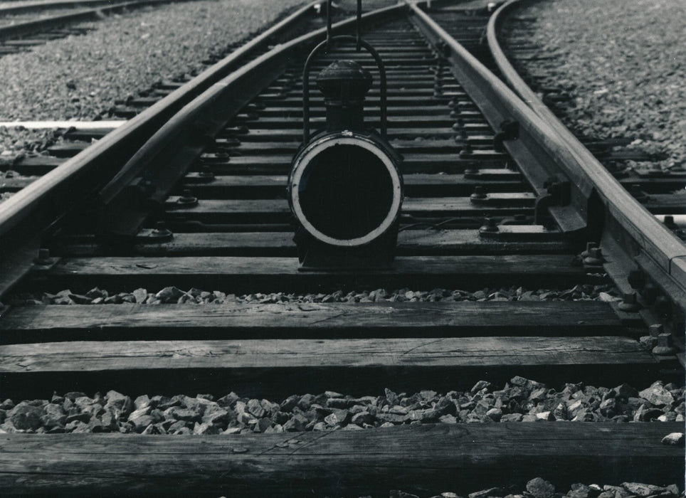 photographie Rail chemin de fer composition lanterne éclairage