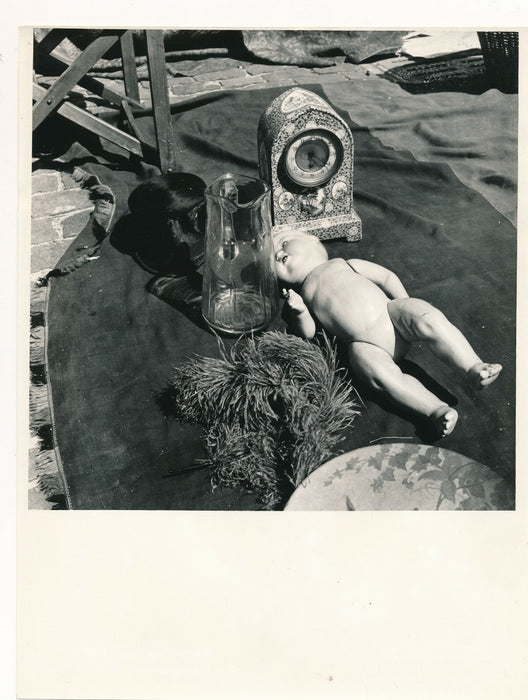 Le marché puces Paris vers 1950 photo photographie vintage poupée pendule