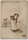 Femme avec une bêche plantation albumine photo photographie époque