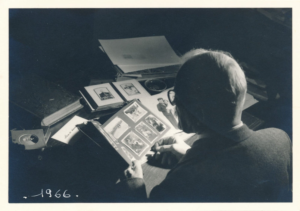 Le collectionneur de photos garde mémoire : 2 photos photographie 1966