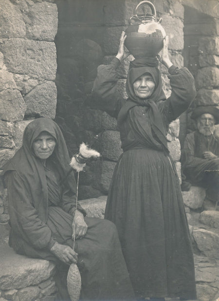 Type Corse  femmes et homme village habits photo photographie v. 1920