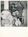 Salle ventes Drouot Richelieu objets trouvés musique photo 2 photographies