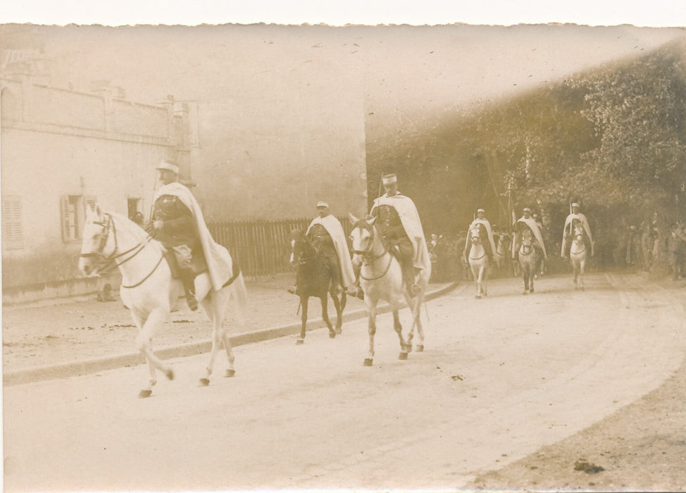 Tlemcen 1912-1930 10 photos militaria colonialisme spahis chasseurs d’Afrique