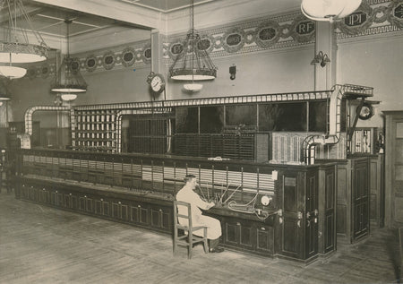 central télégraphique manuel Paris 1914 photo photograhie téléphone Art déco