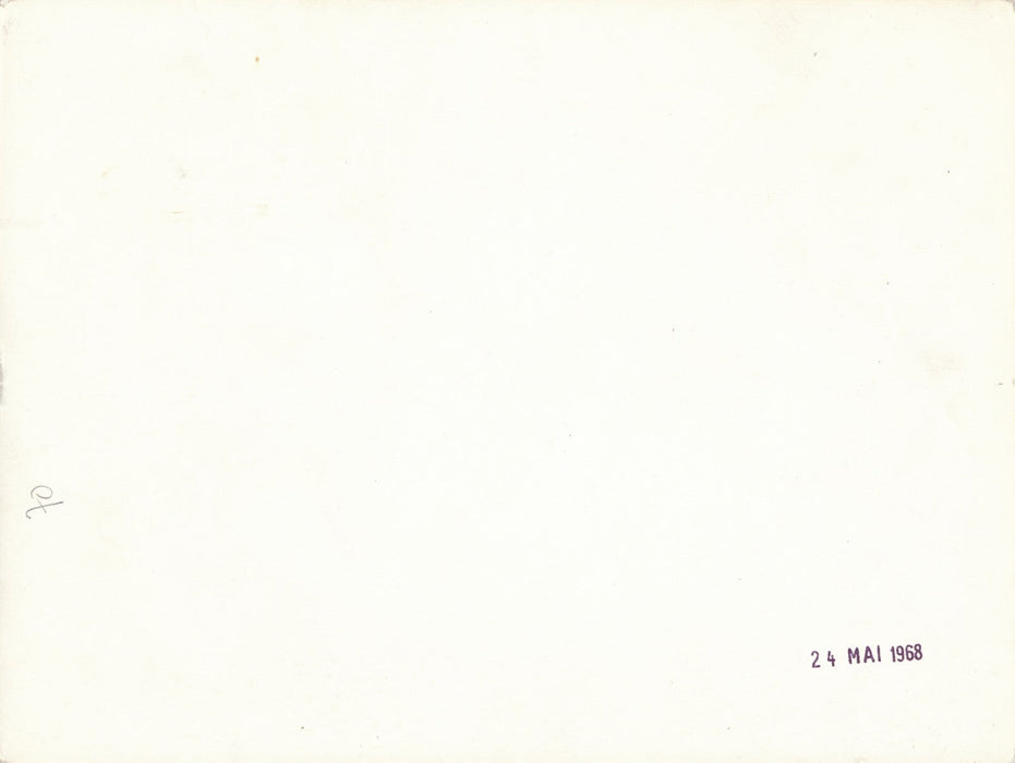 photo Mai 1968 après affrontements véhicules brûlés boulevard St Germain vintage