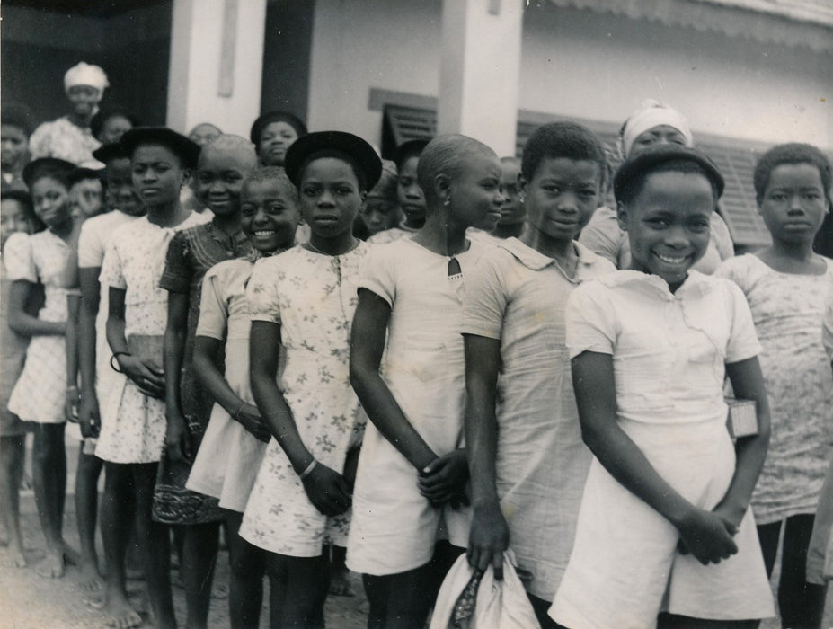 Photo Germaine Krull Afrique Cameroun filles tirage époque 1945