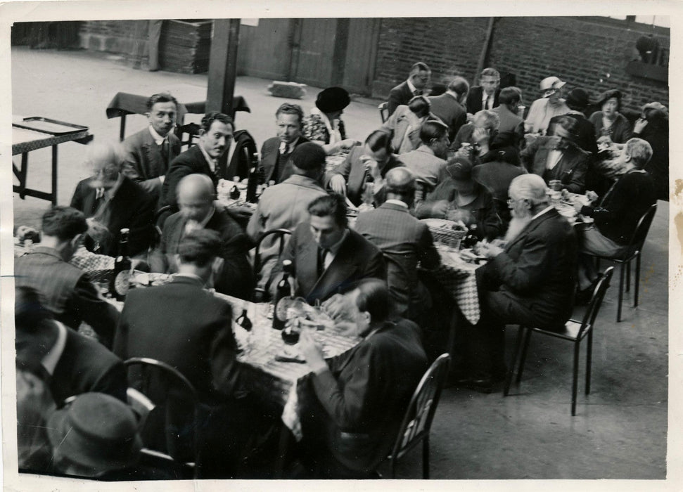 Photo Cercle Ronsard intellectuel charité repas argentique époque 
