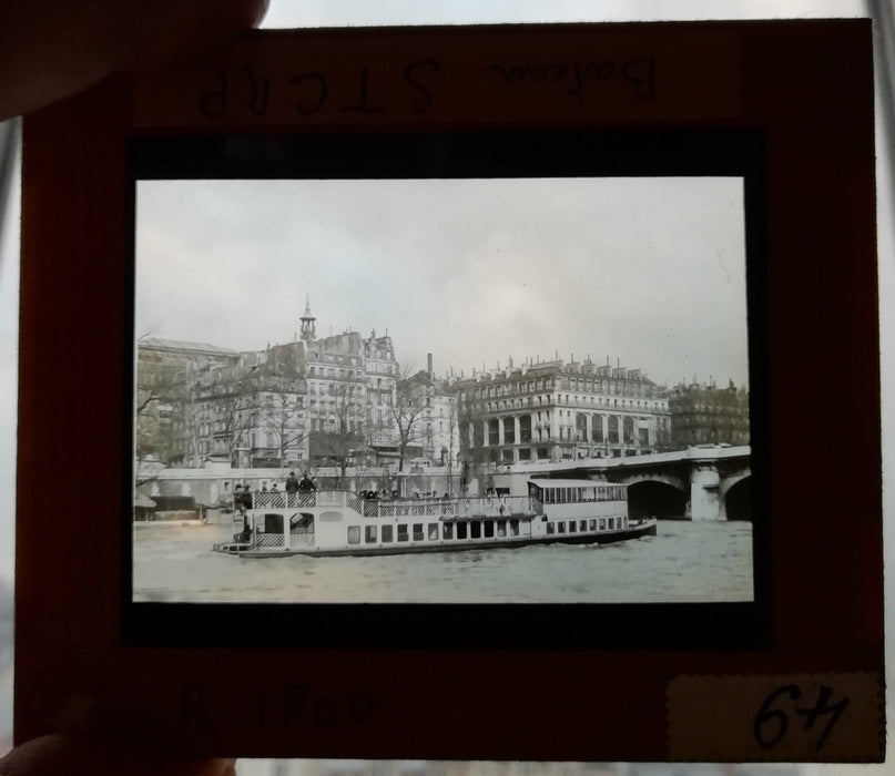 Bateau mouche S.T.C.R.P. vue Pont Neuf positif sur verre photo