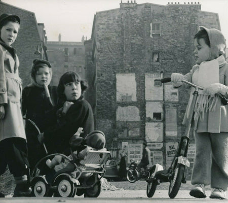 Enfants, Paris, trottinette,   photographie photo tirage argentique v. 1950