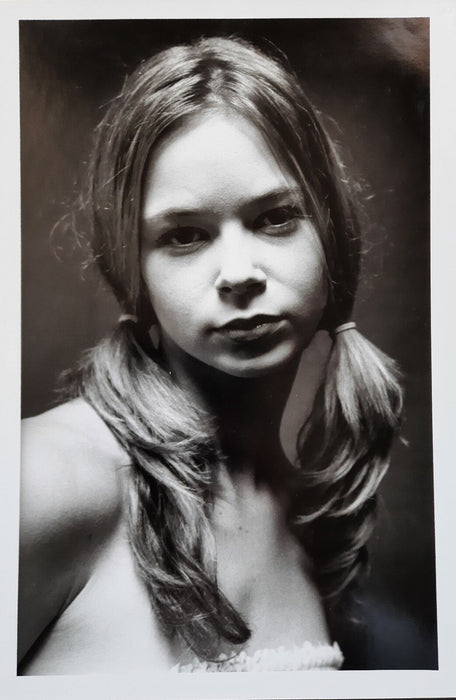 portrait jeune fille adolescente photo photographie sexy argentique décolleté