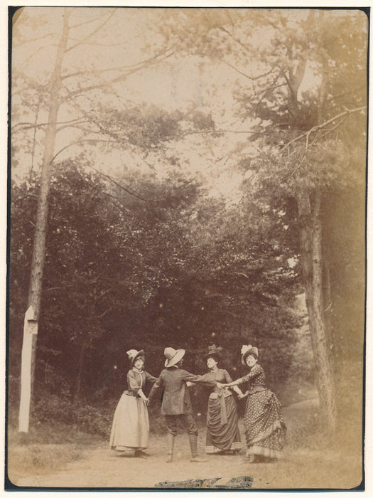 campagne champêtre famille 2 photos photographie danse ronde v. 1880 albumine