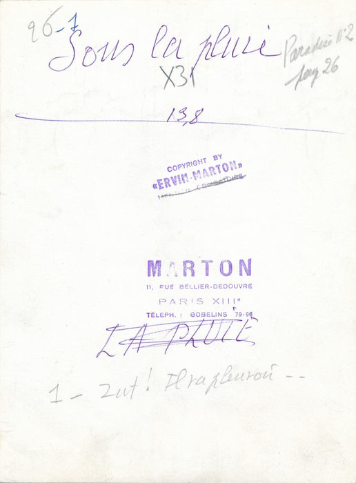 Ervin MARTON femme sexy photo photographie époque v. 1950 parapluie nu