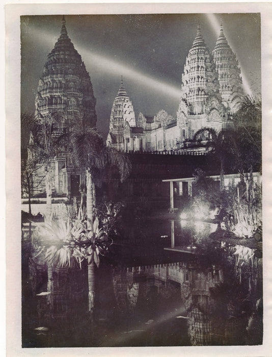 Angkor Vat Cambodge vue aérienne et 4 autres photographies v. 1920