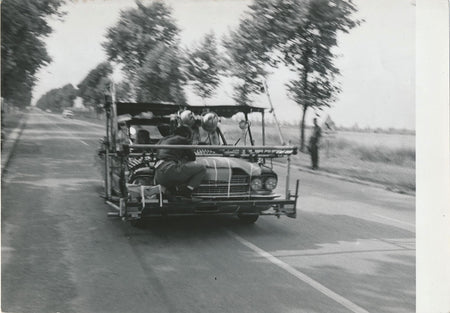 Film, tournage cinéma, voiture tirage argentique époque photographie