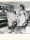 Fête travesti humour cabaret hommes photo photographie 2 tirages v. 1960