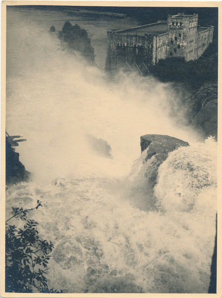 Cascade paysage photographie argentique d'époque années 1940 château