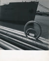 photographie pétrole navire tuyaux argentique d’époque v. 1960 industrie
