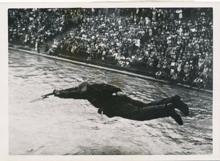 Autriche Vienne plongeon dans le Danube police démonstration photo photographie