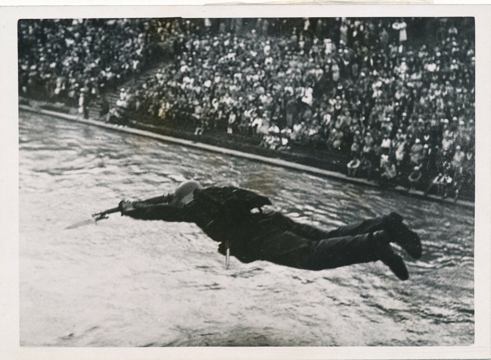 Autriche Vienne plongeon dans le Danube police démonstration photo photographie