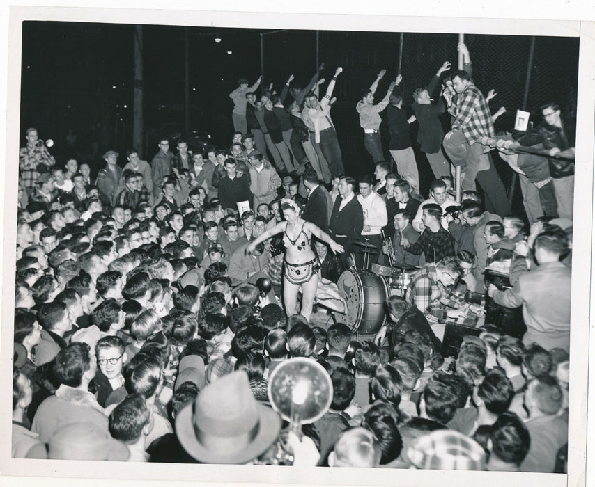 strip tease college Rensselaer Polytechnic Institute Etats Unis 1952 photo