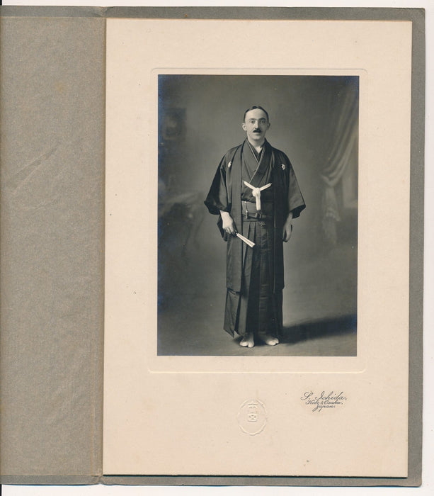 Studio Ichida Sota Kobe Japon 2 tirage argentiques v. 1914 Français costume