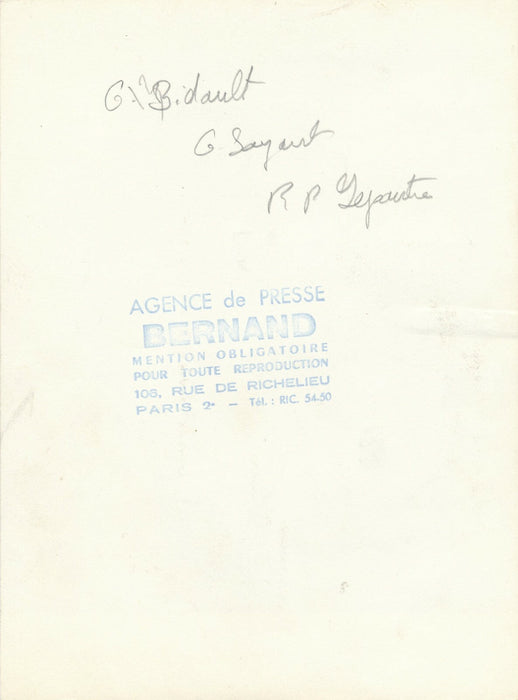 Georges Bidault avec le révérend père Lepoutre photographie argentique d'époque