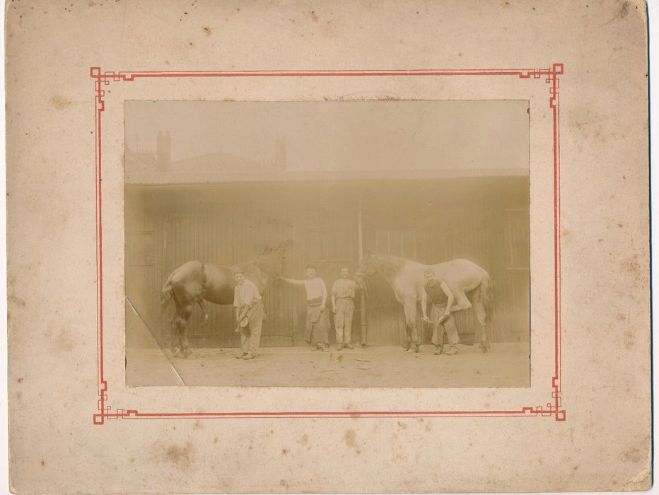 sabot ferrage vers 1880 tirage sur papier albuminé monté sur carton chevaux