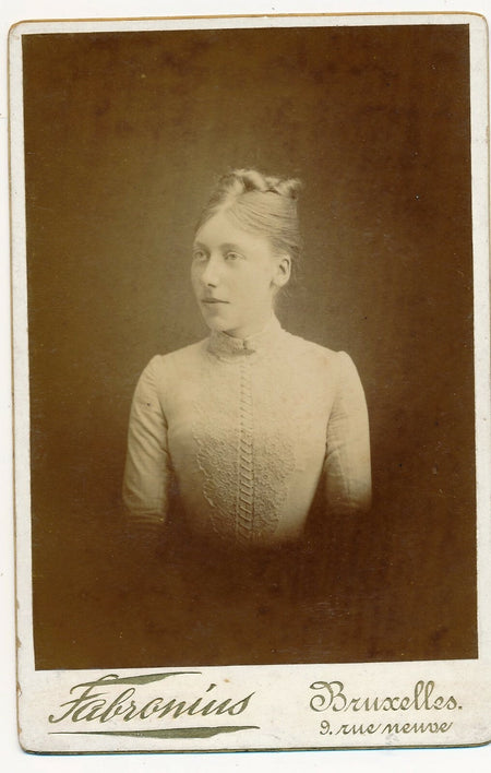 portrait religieuse soeur albuminé Bruxelles Fabronins photographie Poler 