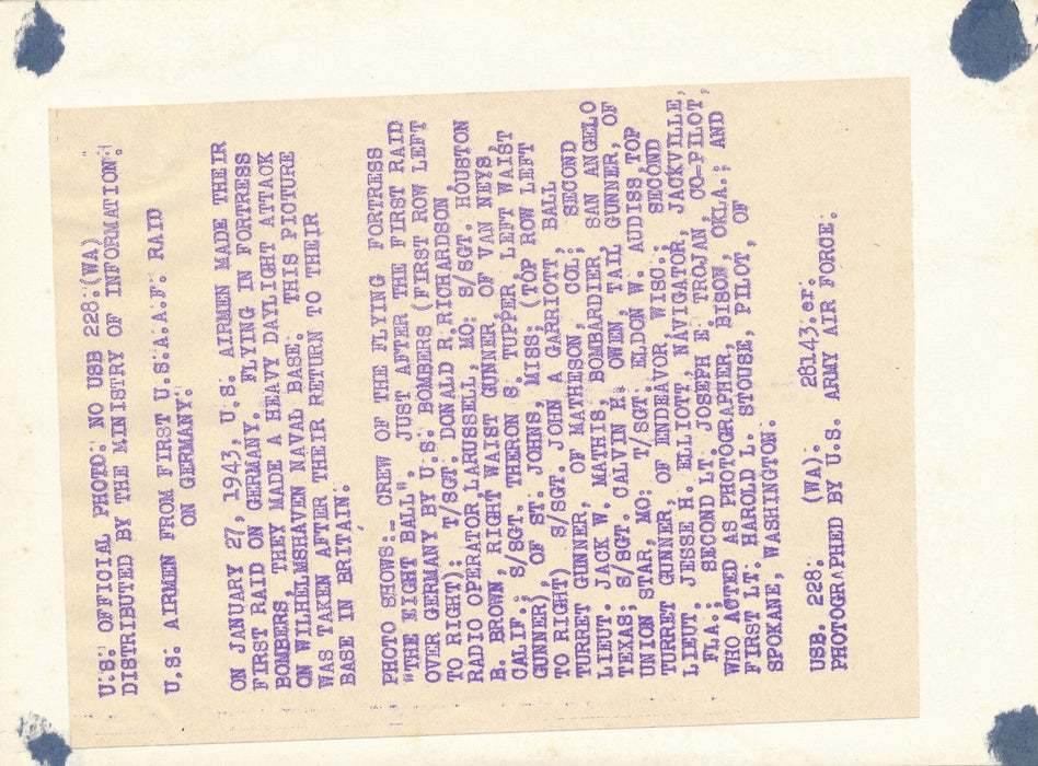 The Eight Ball équipage 1er bombardement Allemagne 27 janvier 1943 photo presse