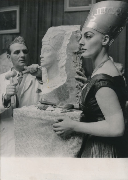 Danièle Dupré cinema buste Nefertiti sculpture Bartellet photographie époque 