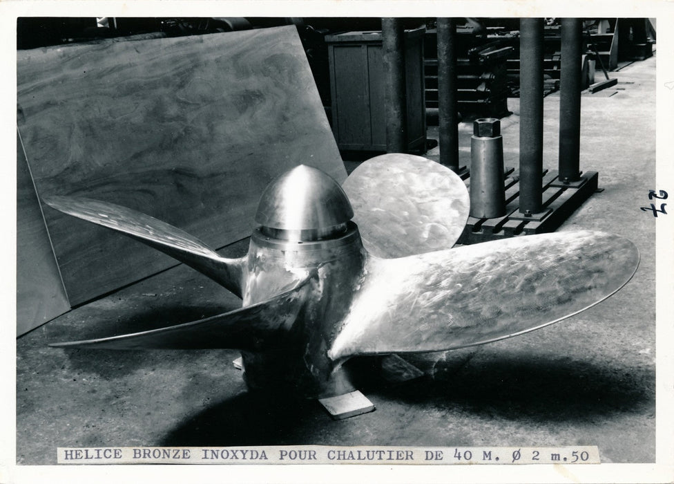 photo 12 Photographies hélice construction façonnage industrie Lot chalutier