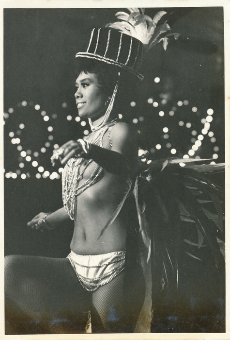 Danse folklore Asie cabaret sexy photo photographie snapshot