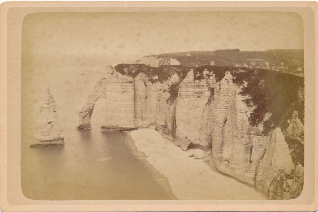 photographie etretat aiguille falaise albumine vers 1880