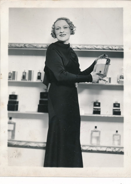 France ELLYS Le Règne d'Adrienne film Paul Brach photo 1934 parfum Florel