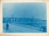 Chantier de construction habitation personnage Cyanotype photo photographie 
