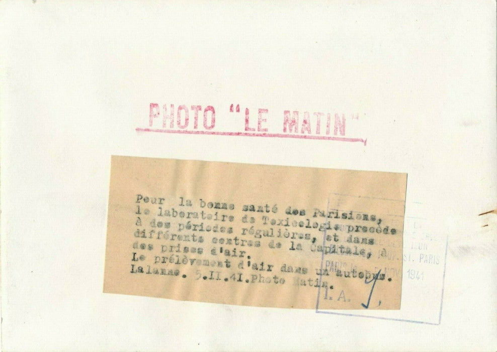 Paris Prélèvement air autobus qualité toxicologie 1941 photo de presse pollution