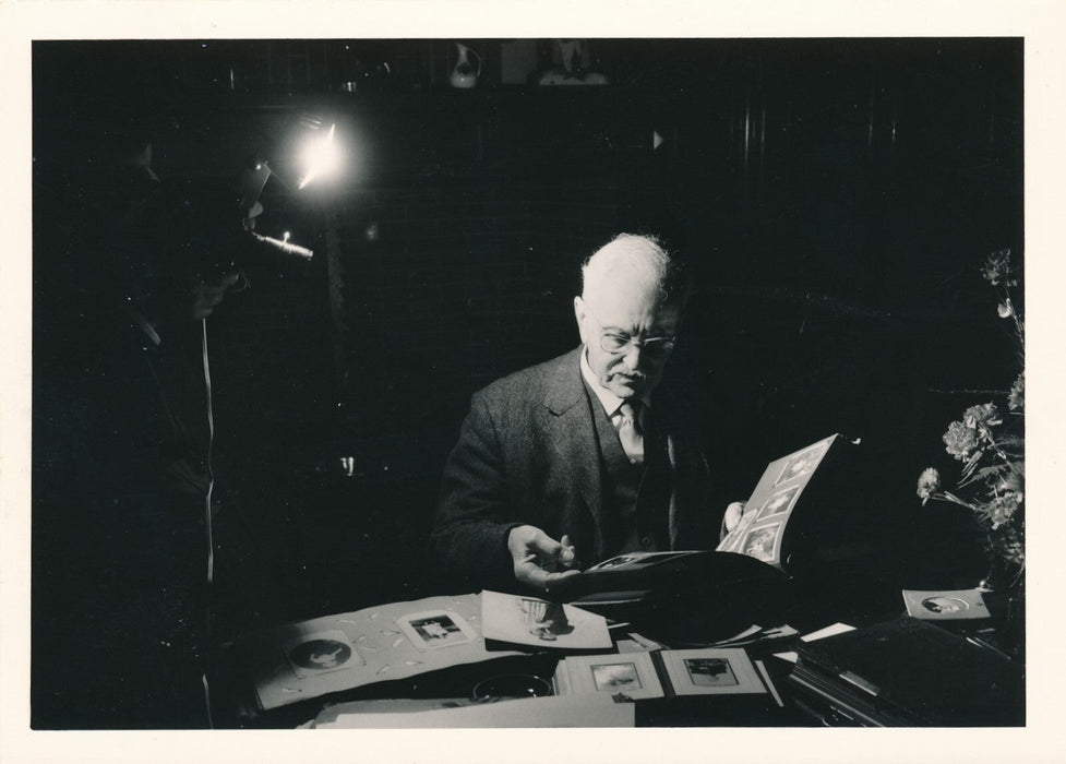 Le collectionneur de photos garde mémoire : 2 photos photographie 1966