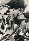 Femme au cactus photo photographie v. 1960 mode robe