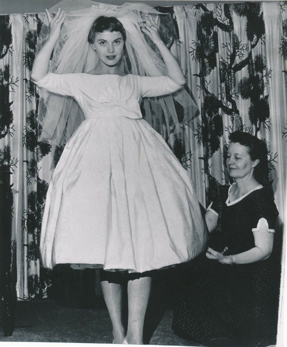 Jean SEBERG et mère actrice mode mariage robe photo photographie époque