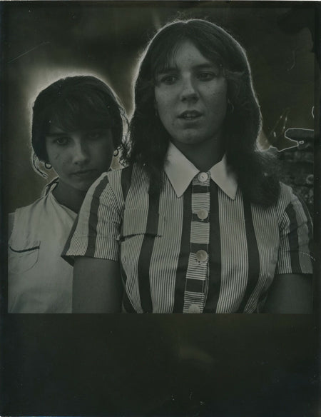 Composition deux jeunes filles photo photographie v. 1950 solarisation