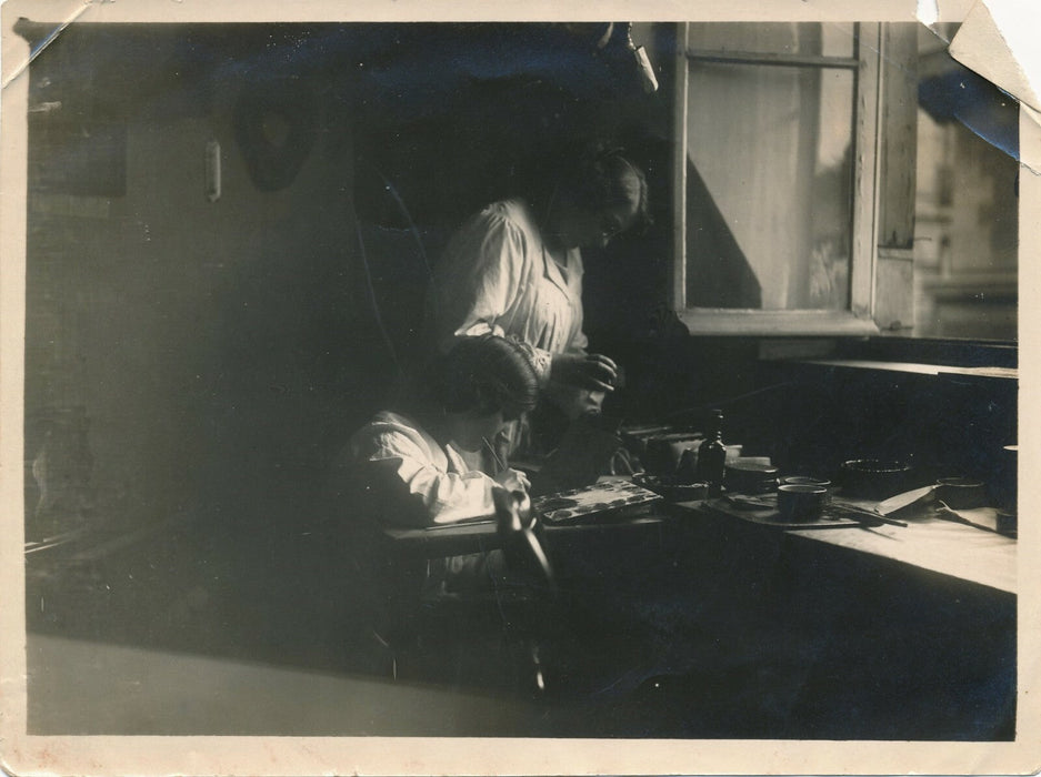 peinture laque ? atelier 3 tirages argentique époque 1930 boite photo artisan